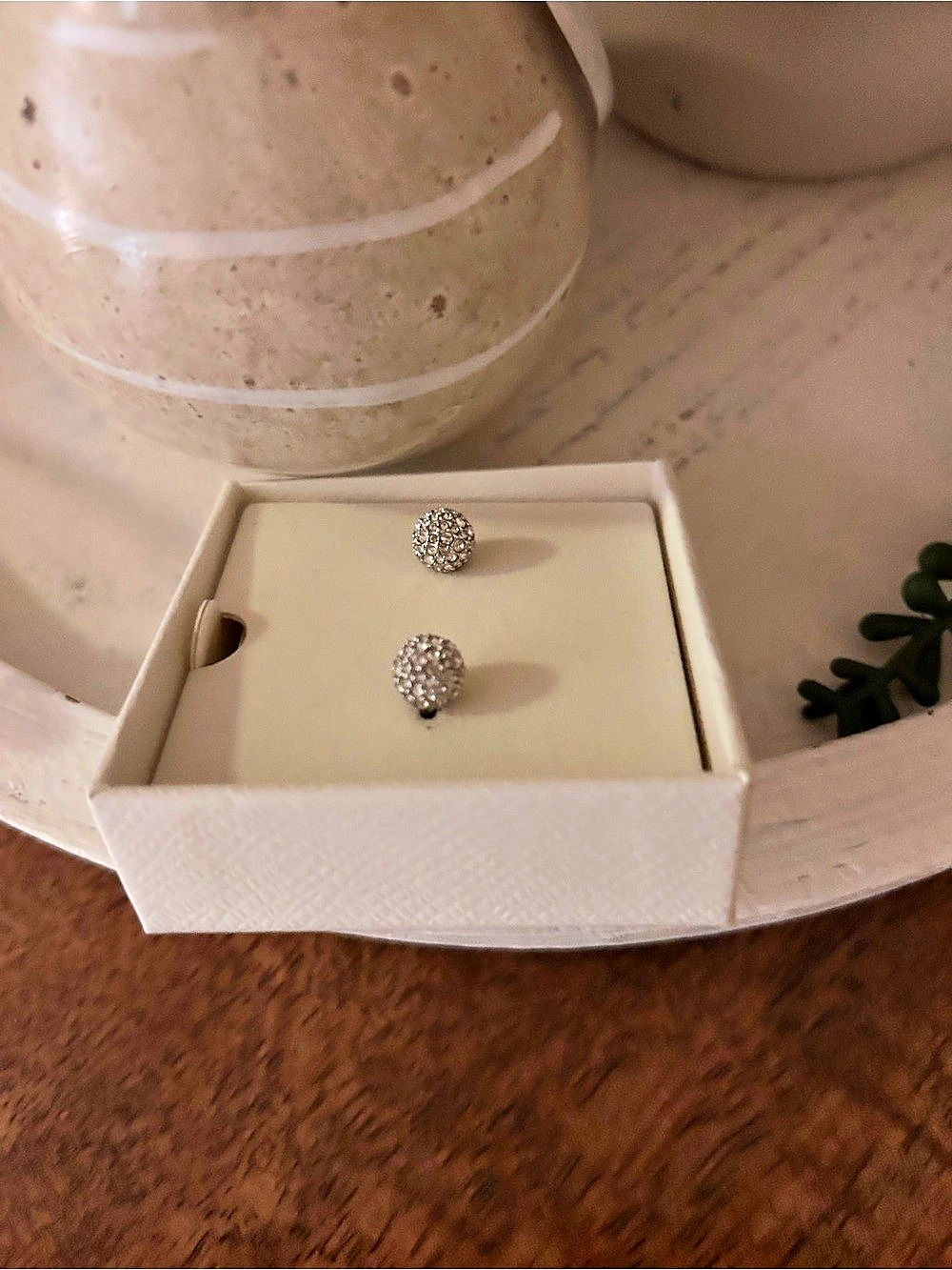 Swarovski Crystal Stud Earrings in Silver Like New -